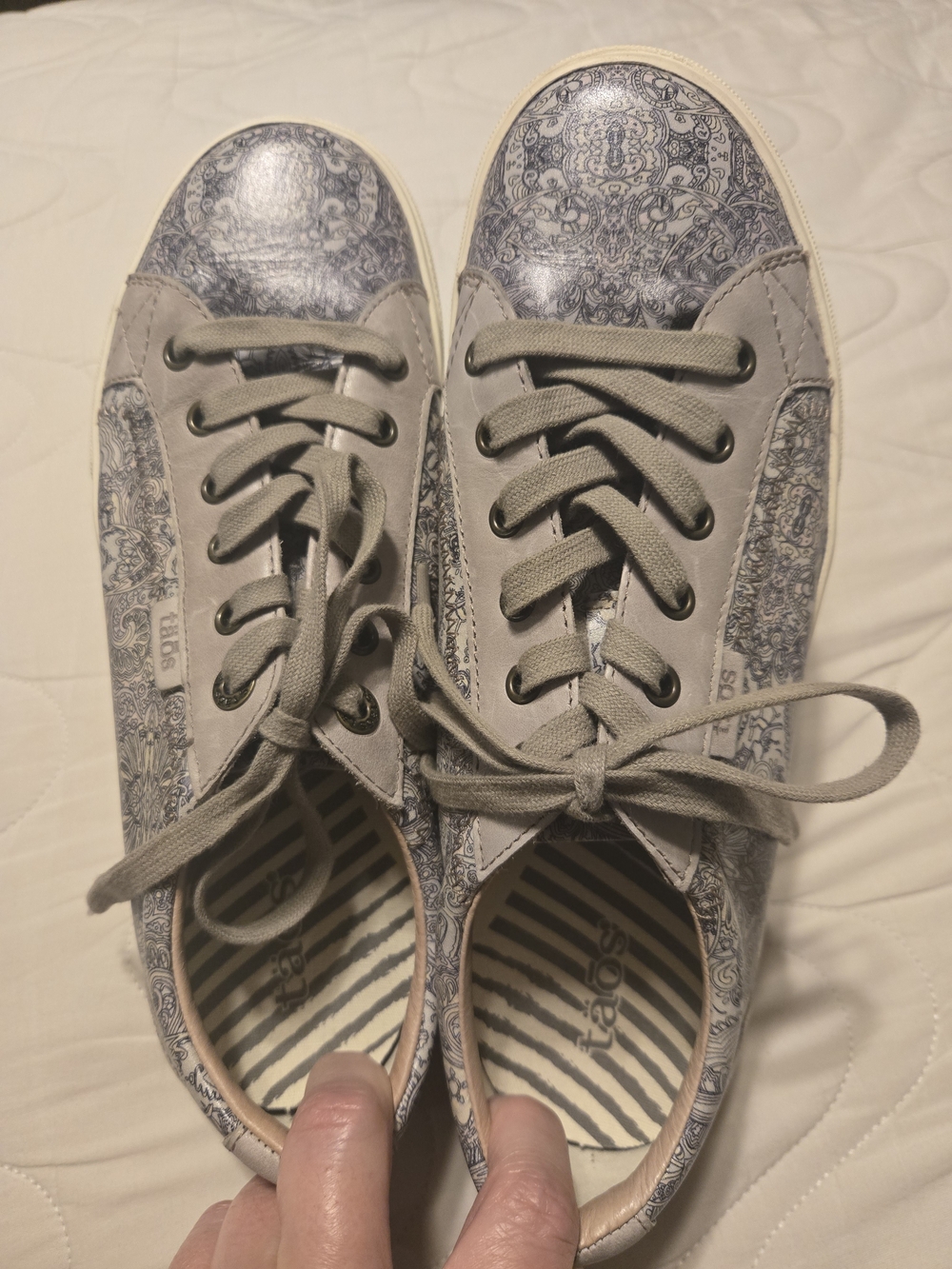 Taos Women's Size 10 Footwear Plim Soul Luxe Gray Paisley Low-Top Sneakers